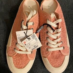 Zara Women's Coral Textured Sneakers